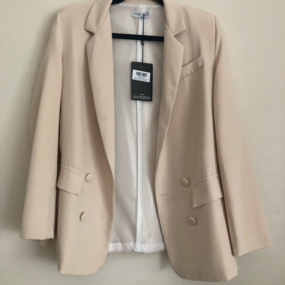 NWT Pretty Little Thing blush nude double blazer-size small - Picture 2 of 16
